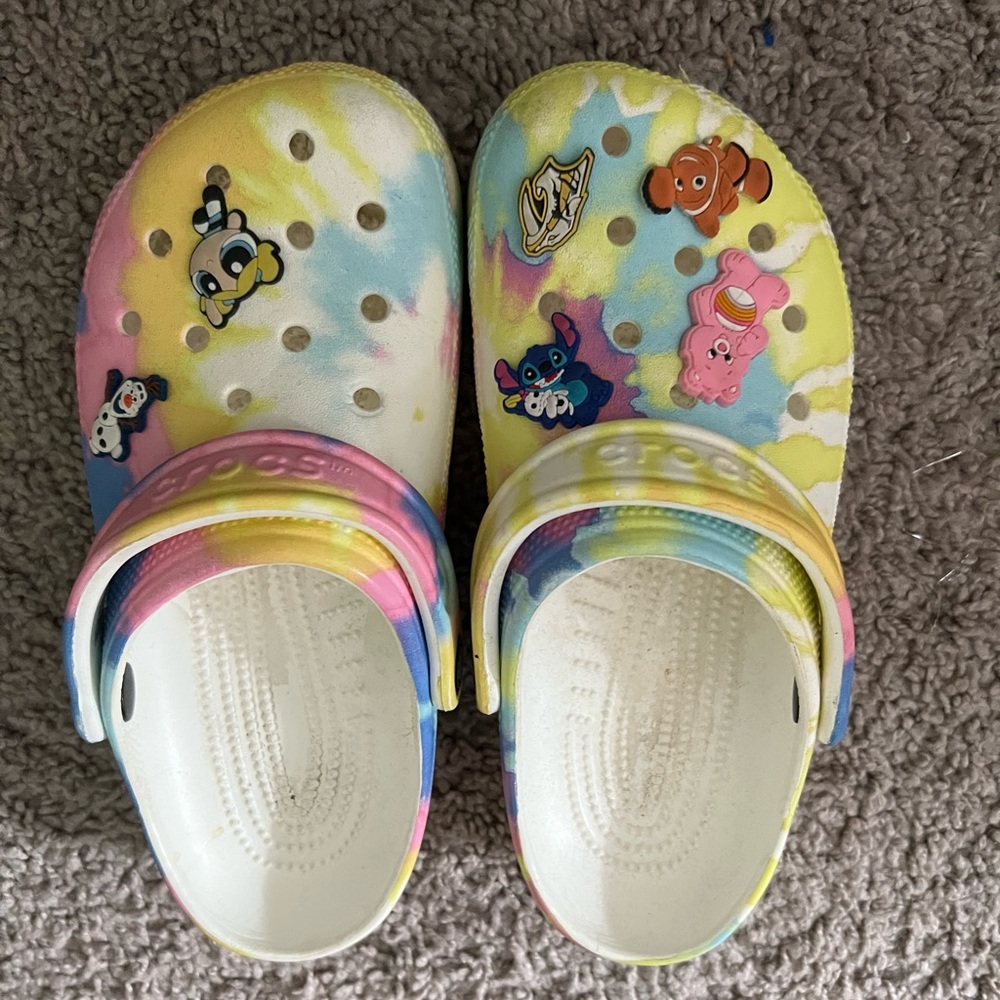 Pastel tie-dye rainbow crocs womens size 6